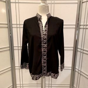 *Never Worn* Black blouse. L